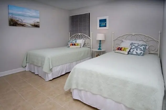 Holiday Towers by Elliott Beach Rentals - Oda