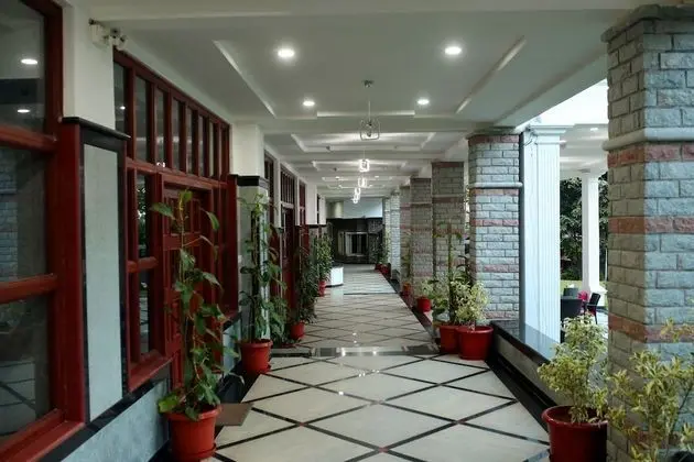Holiday Valley Nature Resorts - Lobi