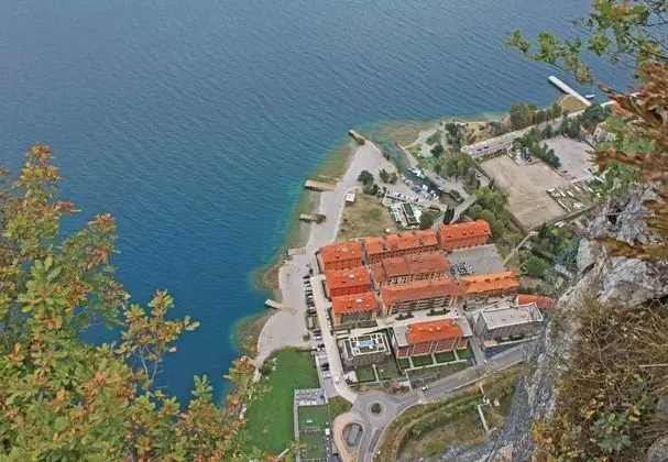 Holideal Campione Bed & Surf