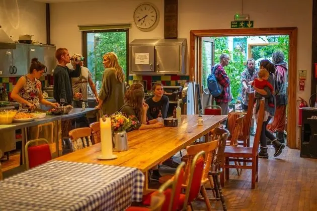 Holifield Farm Hostel - İç Mekan
