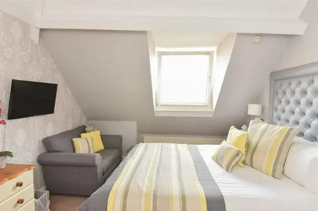 Hollies Guest House - Oda