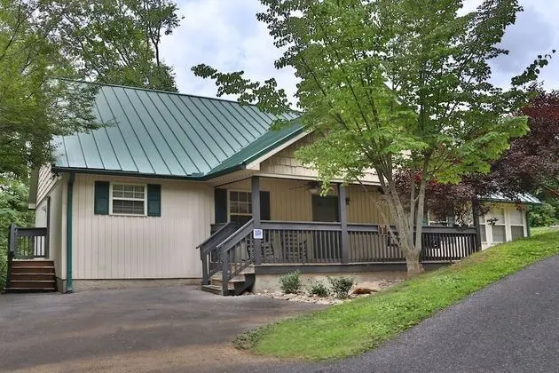 Holly Grove 1 - Three Bedroom Chalet
