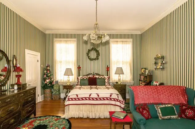 Holly House of Hamilton