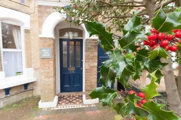 Holly Tree House - Öne Çıkan Resim