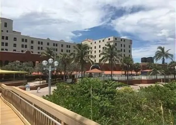Hollywood Beach Resort- Beautiful Large Studio - Dış Mekan