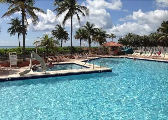 Hollywood Beach Resort- Beautiful Large Studio , Simply the Best Value - Havuz