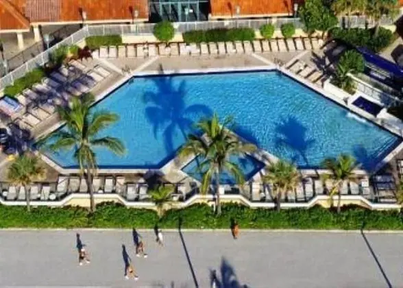 Hollywood Beach Resort-cute Petite Studio - Havuz