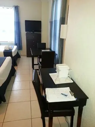 Hollywood Beach Resort- Large Studio Sleeps 4 - Oda