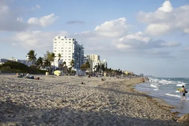 Hollywood Beach Resort- Large Studio Sleeps 4 - Plaj