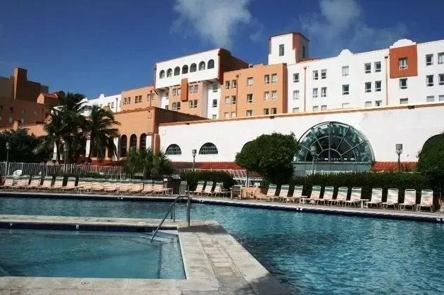 Hollywood Beach Resort - Renovated Large Studio - Havuz