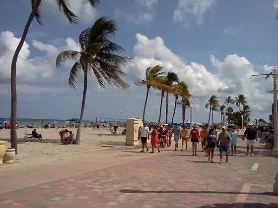 Hollywood Beach Resort -two Bedrooms Sleeps 6 - Plaj