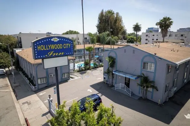 Hollywood City Inn - Dış Mekan