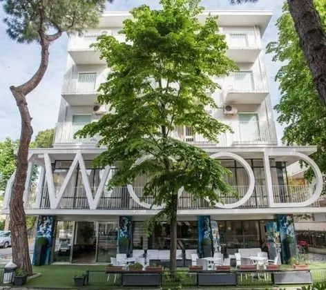 Hotel Hollywood - Öne Çıkan Resim