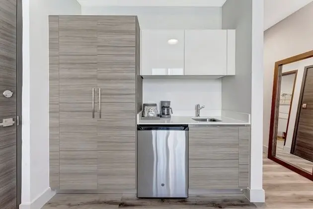Hollywood's Beachside Condos - Mutfak