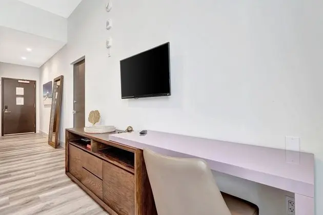 Hollywood's Beachside Condos - Oda Düzeni