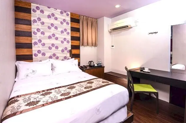 Holmes Johor Jaya