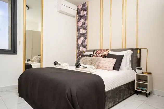 HolySuite Even Israel - Oda
