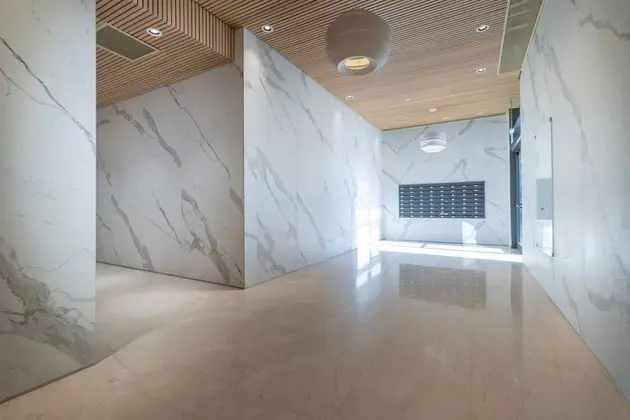 HolySuite J Tower - Lobi