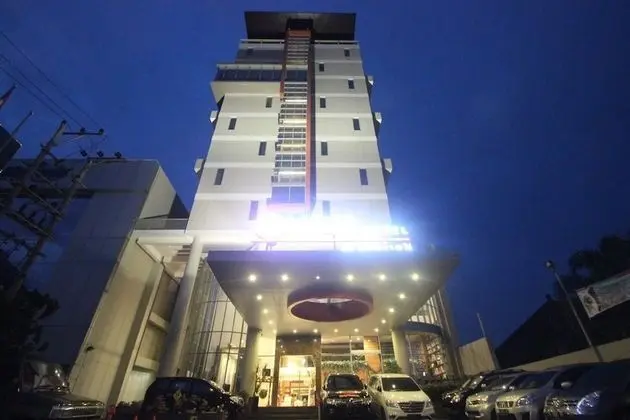 @HOM Simpang Lima Semarang - CHSE Certified - Dış Mekan
