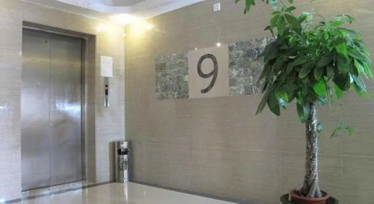 Home Club Hotel Guangyuan Xingun Branch - Lobi