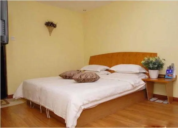 Home Club Hotel Guangyuan Xingun Branch - Oda