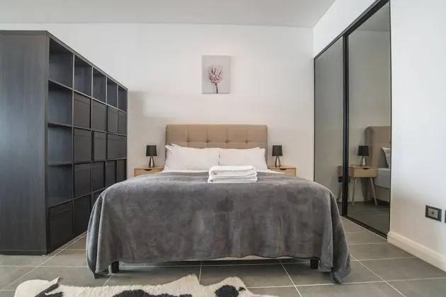 Home With Convenient Location! Close to Train&cbd - İç Mekan