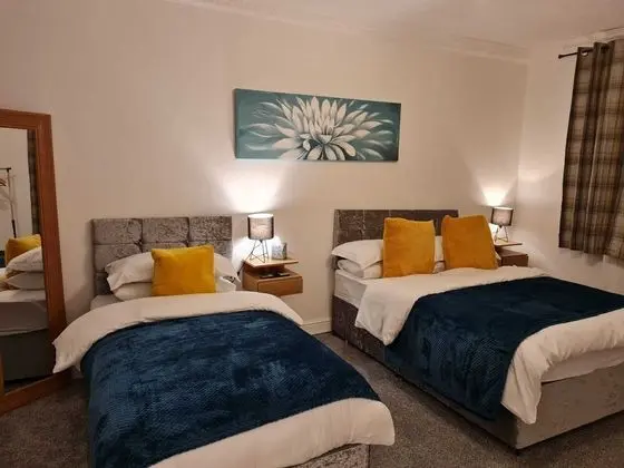 Home From Home 3 Bed Spacious Apartment in Swansea