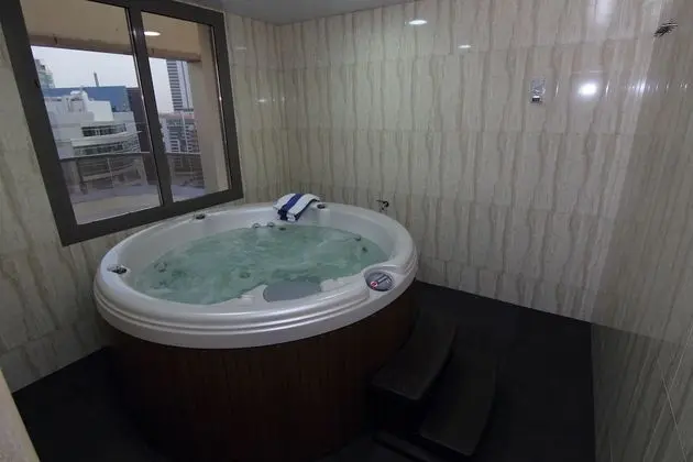 Home to Home Hotel Apartments - Spa