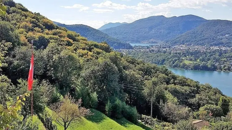 Home near Franklin College and Lugano Center - Dış Mekan