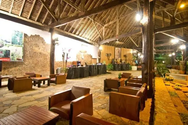 Home Phutoey River Kwai Hotspring & Nature Resort - Lobi