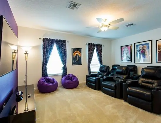 Home Theater, Games Room, Pool, Spa & Lake View!! - Oda Düzeni