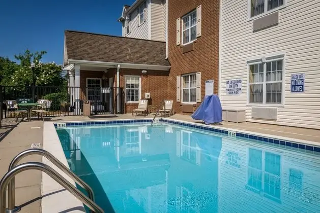 Home Towne Suites - Columbia