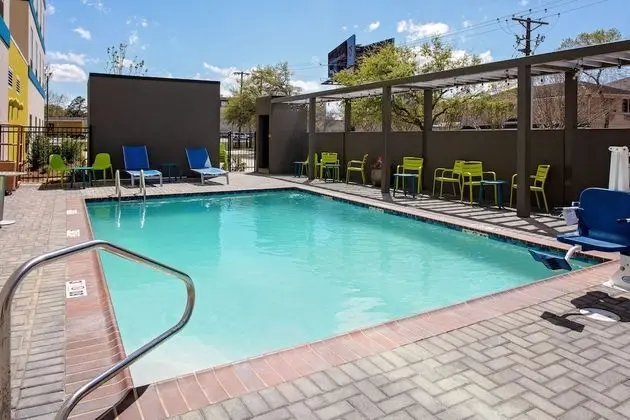 Home2 Suites by Hilton Baton Rouge Citiplace - Havuz