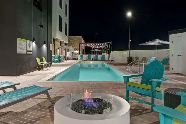 Home2 Suites by Hilton Atascadero, CA - Havuz