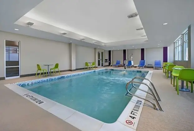 Home2 Suites by Hilton Atlanta Airport North - Havuz