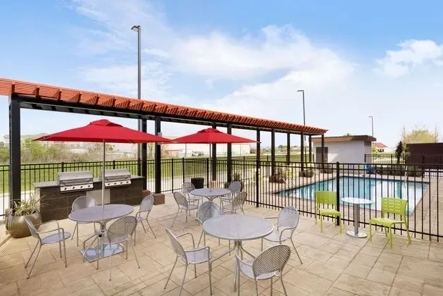 Home2 Suites by Hilton Baton Rouge, LA - Havuz