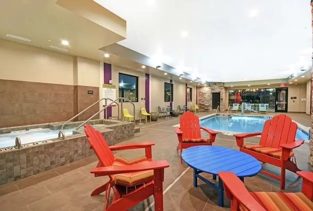 Home2 Suites by Hilton Beloit - Havuz