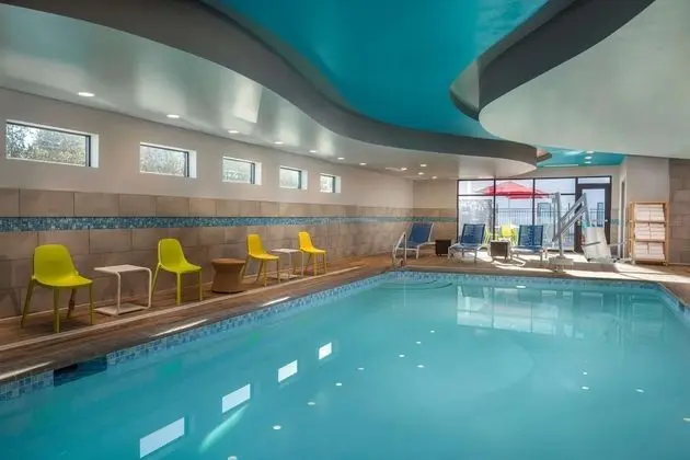 Home2 Suites by Hilton Bend - Havuz