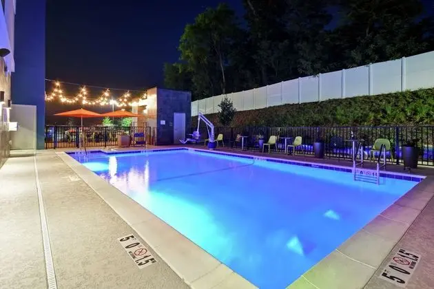 Home2 Suites by Hilton Birmingham/Fultondale, AL - Havuz
