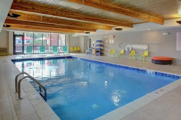 Home2 Suites by Hilton Bloomington, IN - Havuz