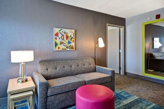 Home2 Suites by Hilton Bloomington Normal - Oda Düzeni