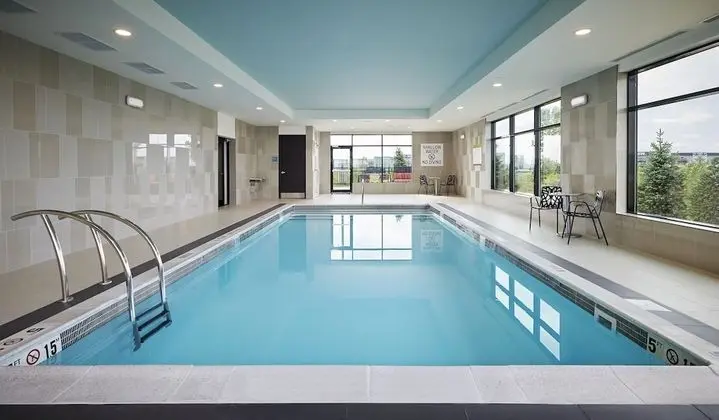 Home2 Suites by Hilton Brantford - Havuz