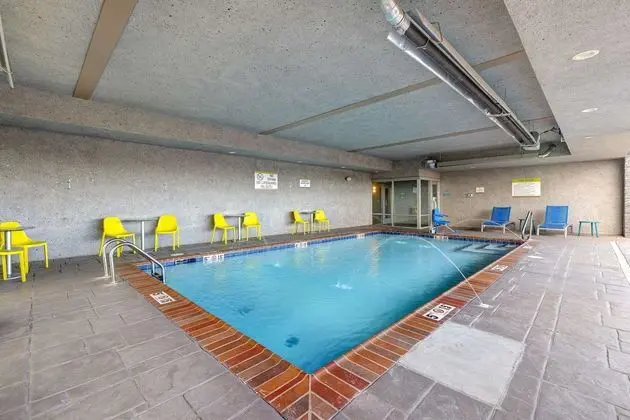Home2 Suites by Hilton Bryant, AR - Havuz