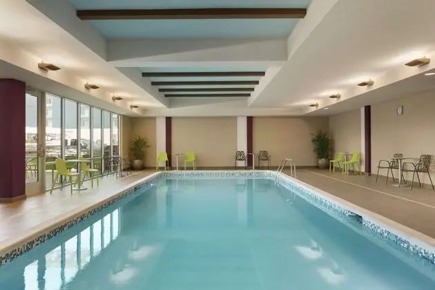 Home2 Suites by Hilton Buffalo-Transit Road/Airpor - Havuz