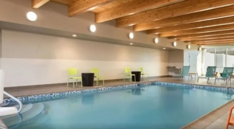 Home2 Suites by Hilton Carbondale, IL - Havuz