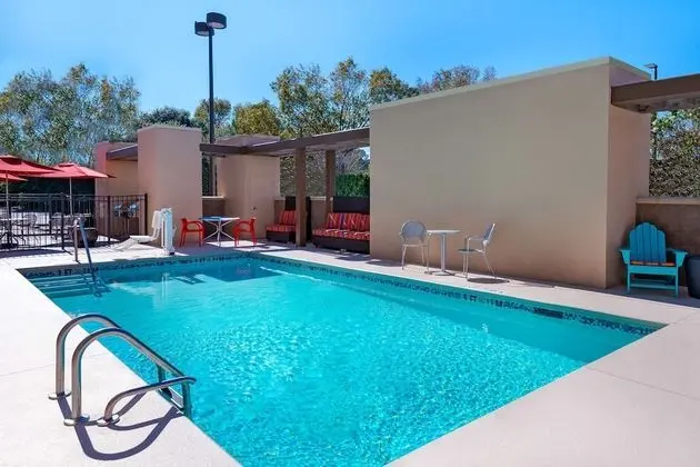 Home2 Suites by Hilton Charleston Airport/Convention Center - Havuz