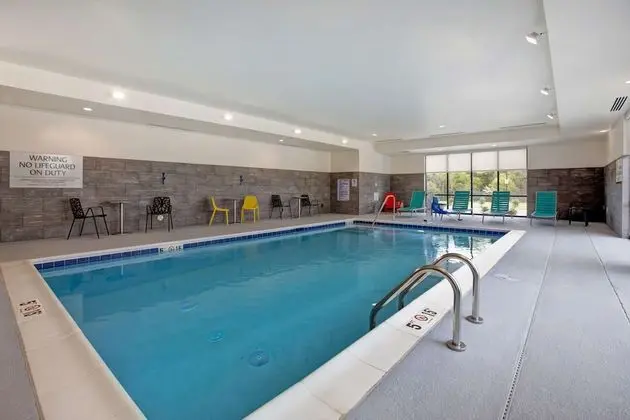 Home2 Suites by Hilton Charlotte Northlake - Havuz