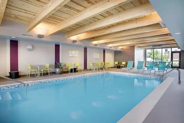 Home2 Suites by Hilton Chicago/Schaumburg, IL - Havuz