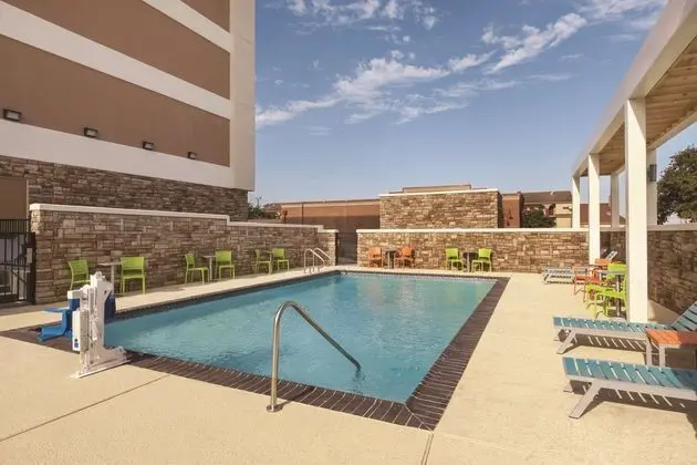 Home2 Suites by Hilton College Station, TX - Havuz