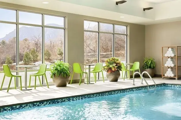 Home2 Suites by Hilton Colorado Springs South - Havuz